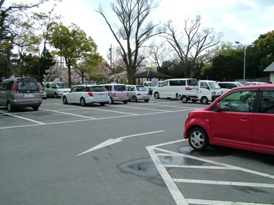 写真:01.駐車場の様子