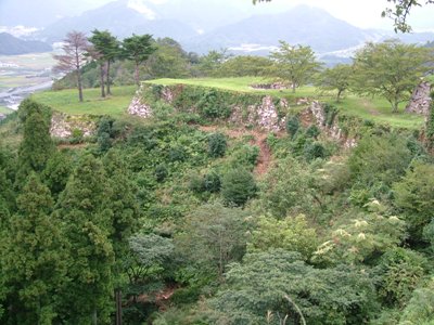 写真:12.本丸から三の丸北千畳を望む