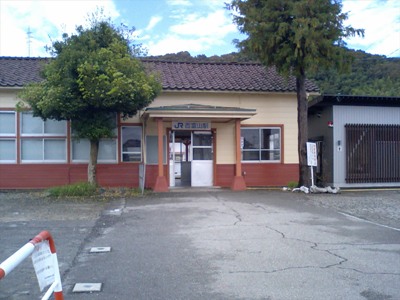 JR西富山駅