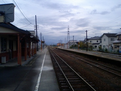 JR西富山駅ホーム